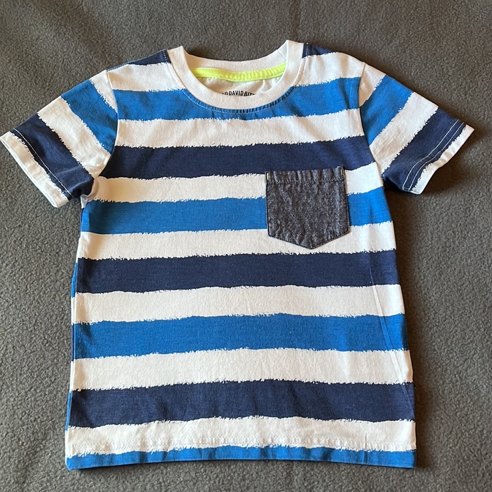 ๐ Toddler Boy Bundle of 2 T-shirts with Stripes ~ Size 4T - Picture 2 of 9